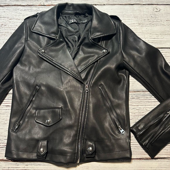 Zara Jackets & Blazers - ZARA Jacket